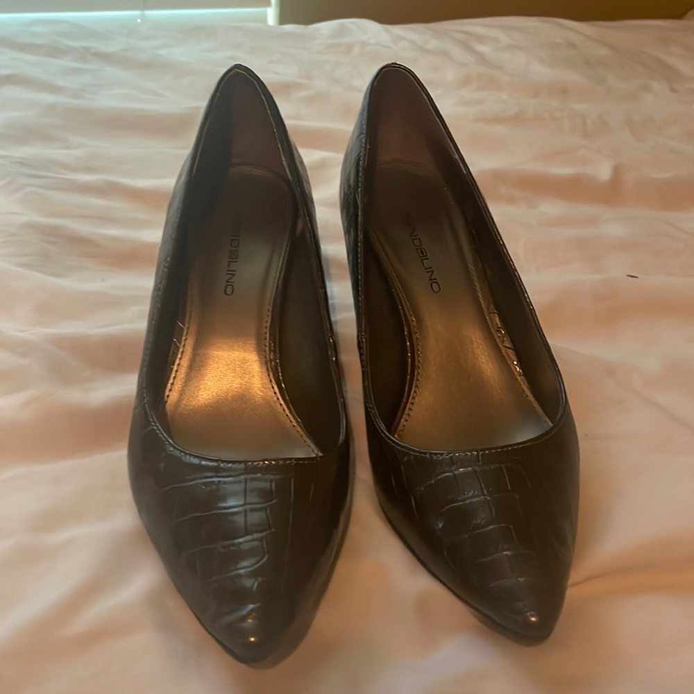 Brandolino size 7 pointed shoes barley used